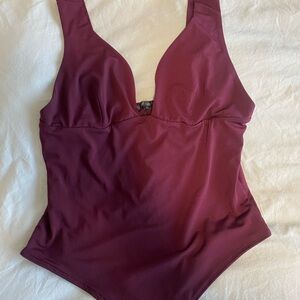 Dynamite‎ Burgundy Plunge Neckline Sleeveless Sculpt Fitted Bodysuit Size Medium